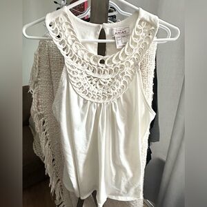 Ariat Women's Elegant Cream Sleeveless Blouse